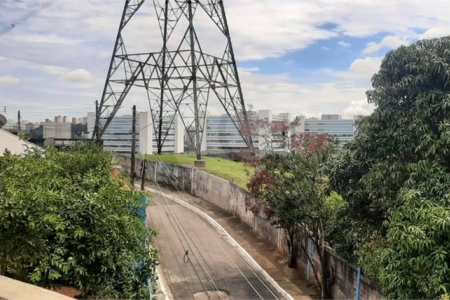 Sobrado à venda com 8 quartos em Jardim São Luís, São Paulo, SP