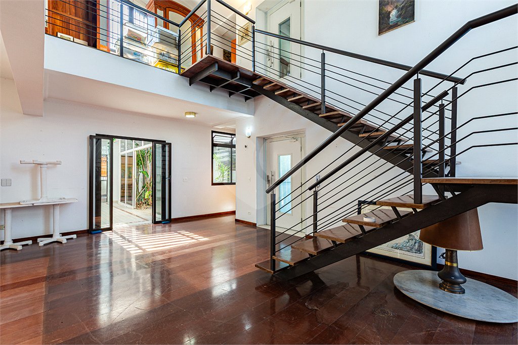 Casa à venda com 6 quartos, sendo 4 suítes, em Butantã, São Paulo, SP