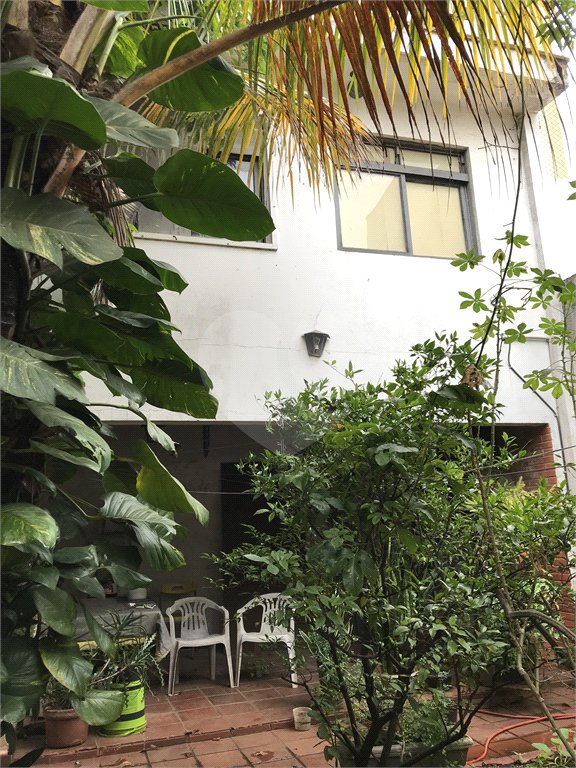 Sobrado à venda com 4 quartos, sendo 2 suítes,  em Vila Mariana, São Paulo, SP