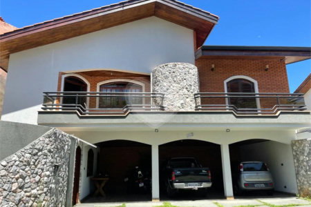 Casa à venda com 6 quartos, sendo 1 suíte, no condomínio Granja Olga I, Sorocaba - SP