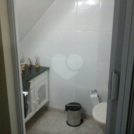 Casa de Vila à venda com 4 quartos, sendo 1 suíte, no condomínio Travessa Isadora,4, São Paulo - SP