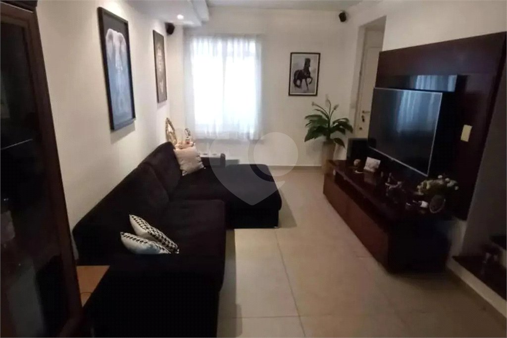 Casa à venda com 3 quartos, sendo 1 suíte, no condomínio Jardim das Palmas, São Paulo - SP