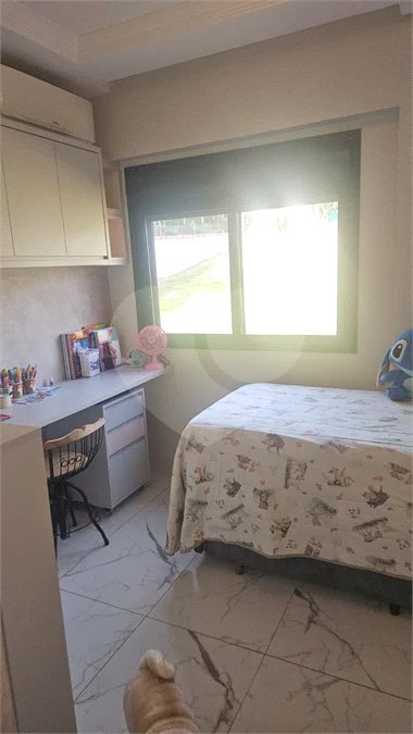 Indaiatuba- condominio Vale das Laranjeiras - Itaici - Terreno 3040,00 ms- construida 220ms - 3 dormitórios, sendo 2 suítes e uma suíte master com closet, além de uma sala ampla com 3 ambientes, Cozinha planejada,, campo de futebol/vôlei, Area de lazer com piscina, espaço gourmet com churrasque