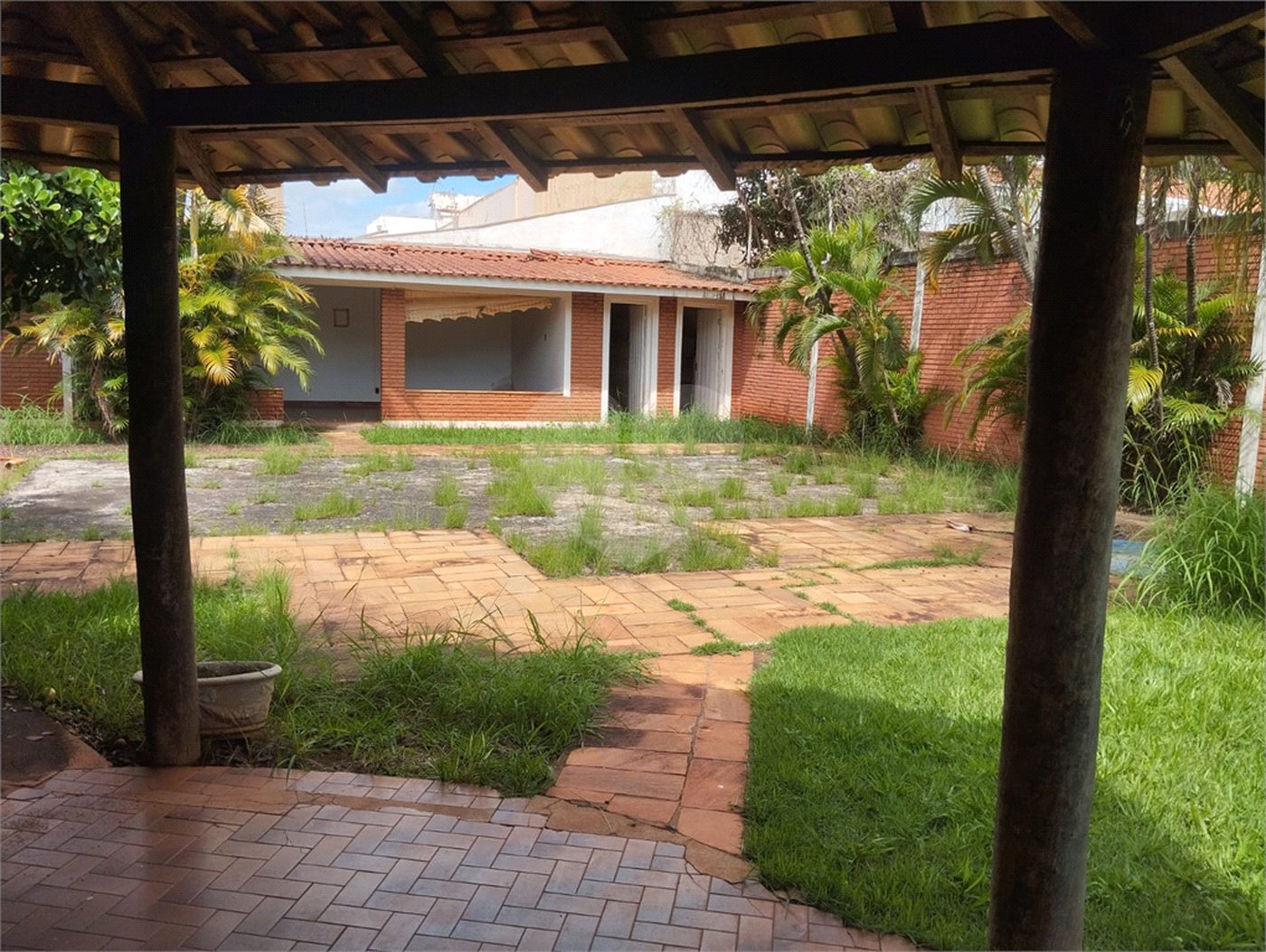 Casa à venda com 5 quartos, sendo 3 suítes, em Vila Sedenho, Araraquara, SP