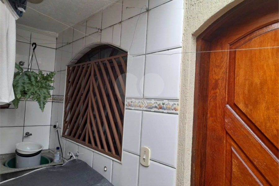 Sobrado à venda com 3 quartos no Brasilândia, São Paulo, SP