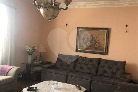 Casa à venda com 4 suítes em Jardim Leonor, São Paulo, SP