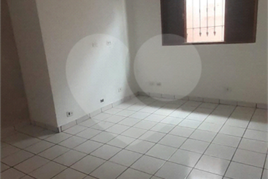 Casa à venda com 3 quartos, sendo 1 suíte,  em Parque Vitória, São Paulo, SP