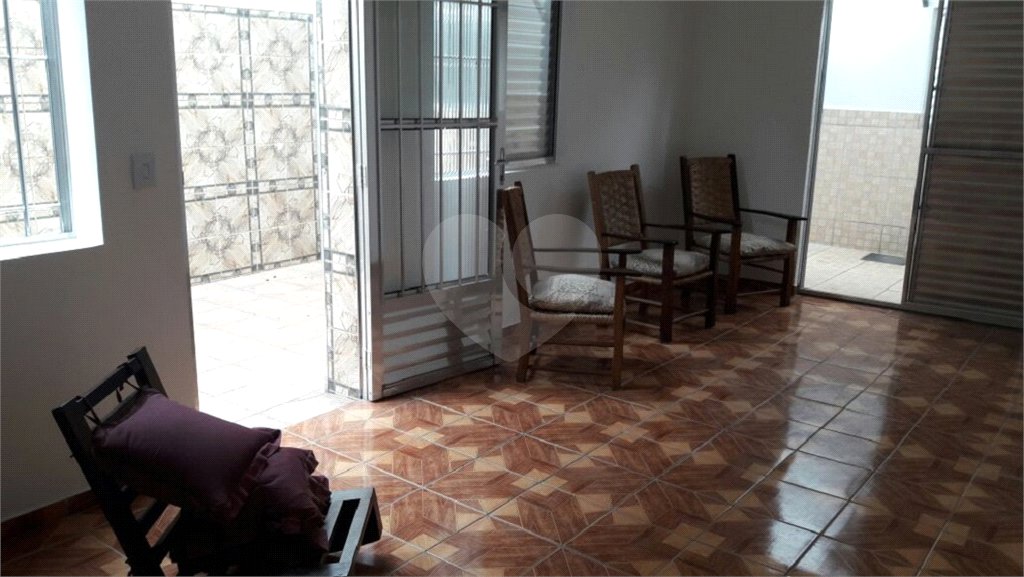 Casa Térrea à venda ou para alugar com 4 quartos, sendo 1 suíte, em Jardim Aeroporto, São Paulo, SP