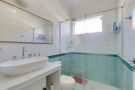 Casa à venda com 3 quartos, sendo 1 suíte, em Santo Amaro, São Paulo, SP