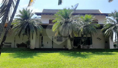 Casa à venda com 4 suítes no condomínio Parque Imperial da Cantareira, Mairiporã - SP