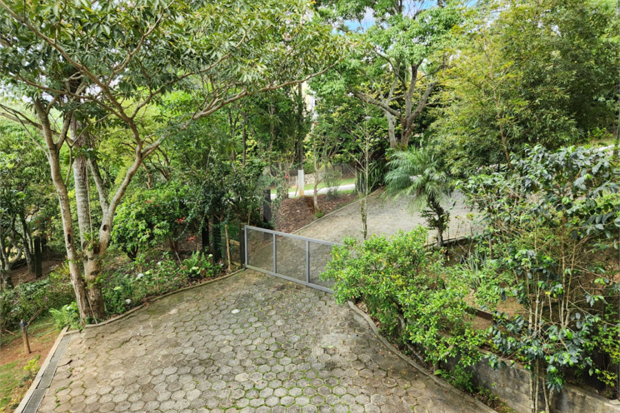 Casa à venda com 5 suítes no condomínio Suíça da Cantareira, Mairiporã - SP