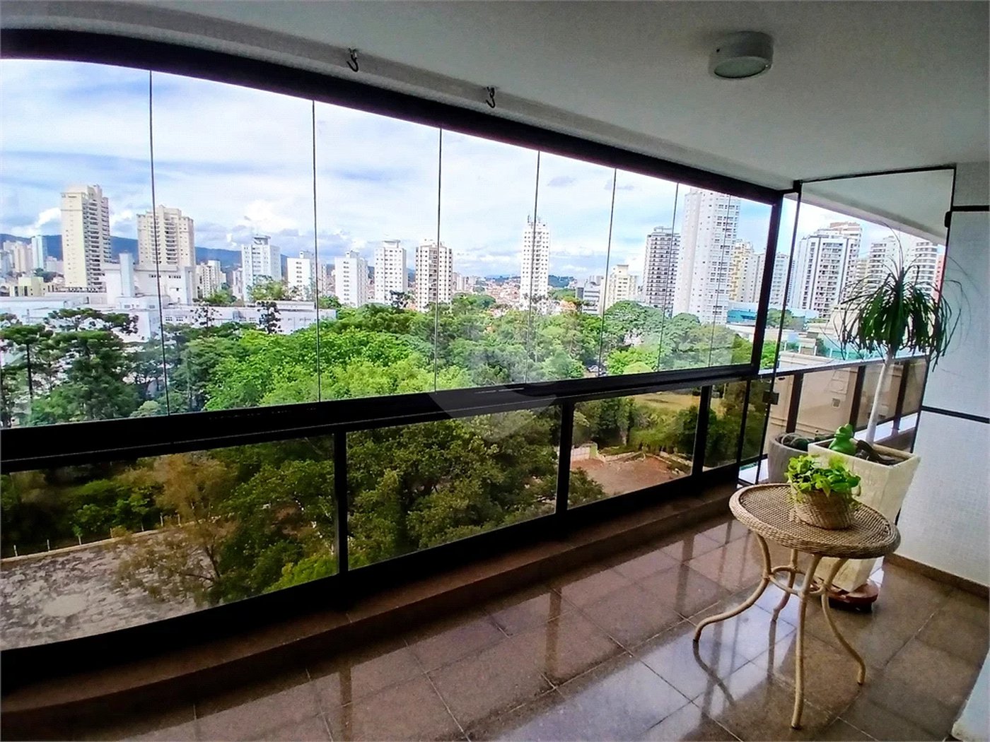 Apartamento à venda com 4 suítes em Santana, São Paulo, SP