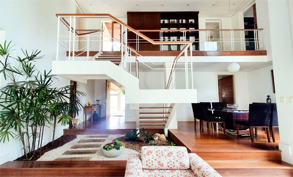 Casa à venda ou para alugar com 5 suítes em Serra da Cantareira, Mairiporã, SP