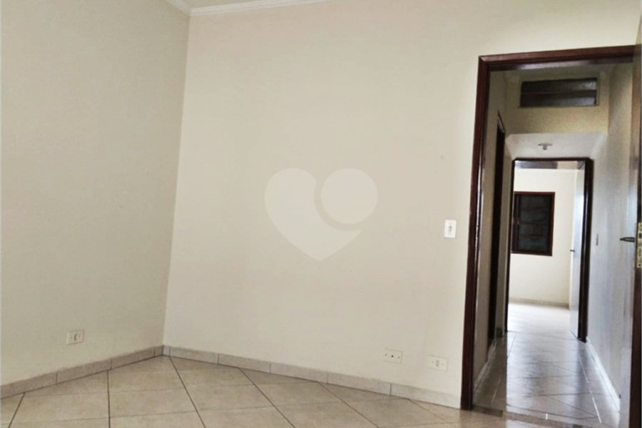 Sobrado à venda com 2 quartos em Vila Nivi, São Paulo, SP