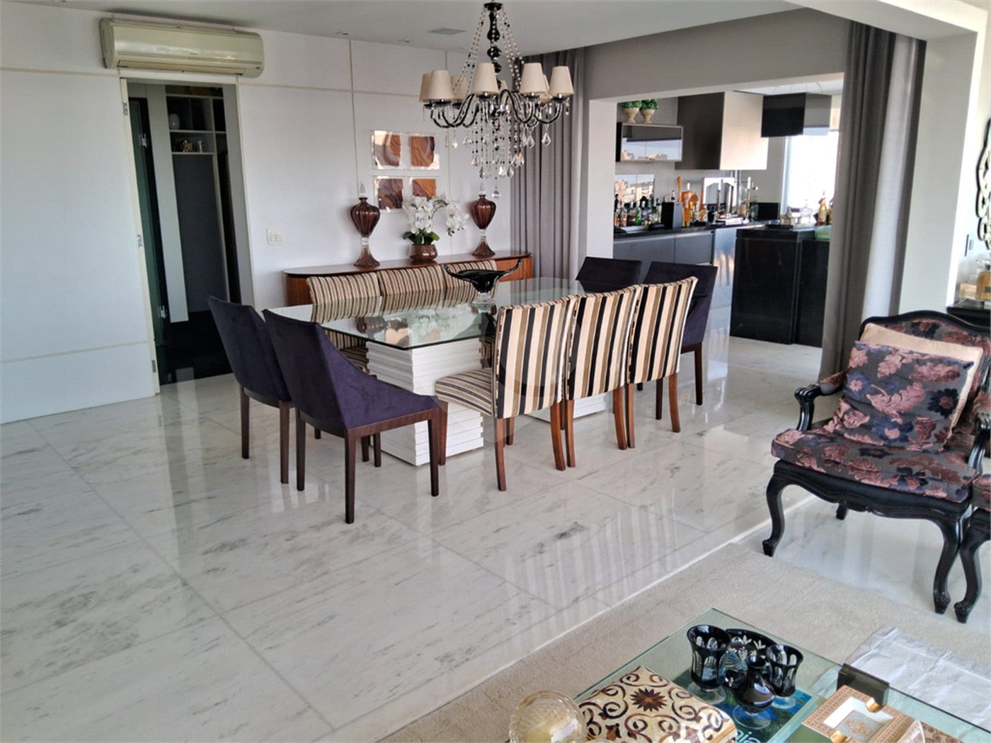 Apartamento à venda com 3 suítes em Vila Mariana, São Paulo, SP