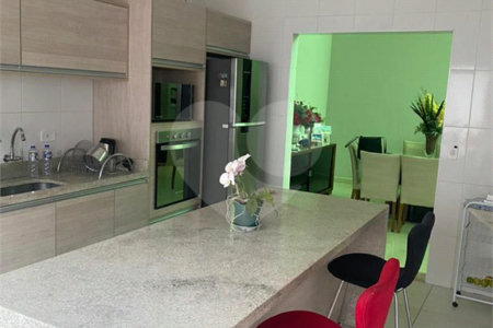 Casa à venda com 3 quartos, sendo 1 suíte,  em Vila Oliveira, Mogi das Cruzes, SP
