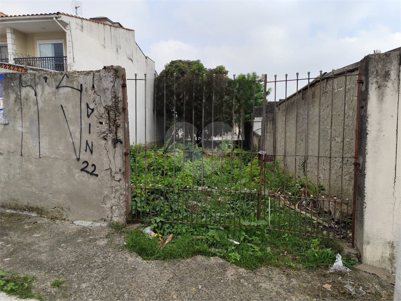 Terreno à venda com 1 suíte em Vila Constança, São Paulo, SP