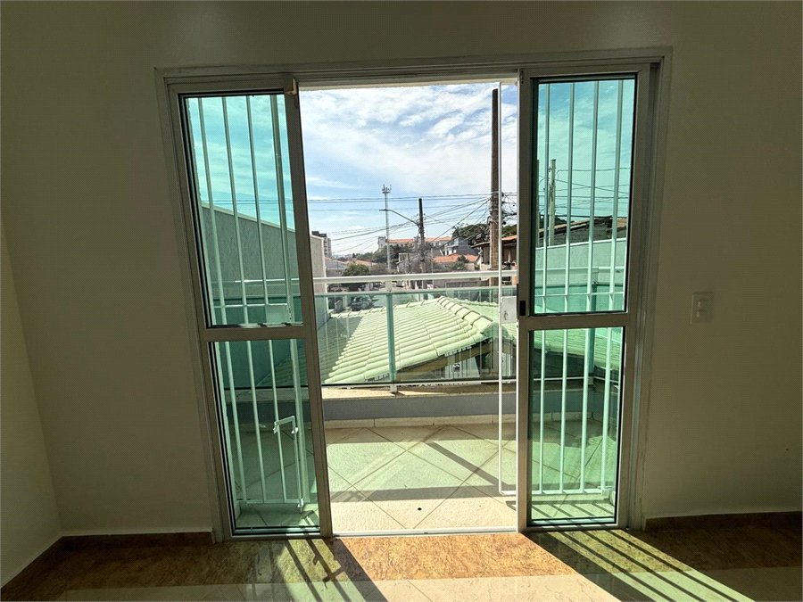 Sobrado à venda com 3 quartos, sendo 1 suíte,  em Parque Vitória, São Paulo, SP