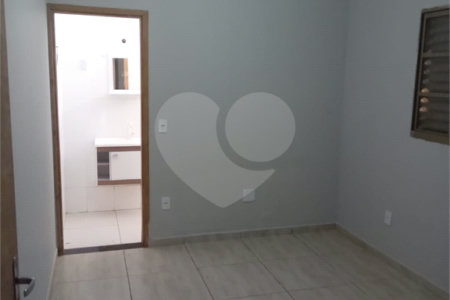 Casa à venda com 4 quartos, sendo 2 suítes, em Parque Gramado II, Araraquara, SP