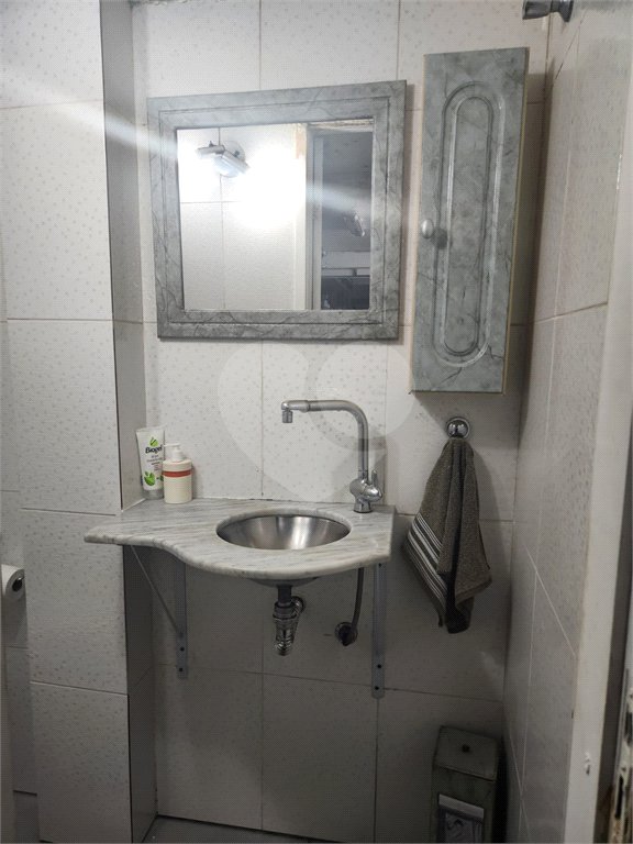 Sobrado à venda com 4 quartos, sendo 1 suíte, em Água Branca, São Paulo, SP