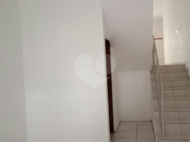 Sobrado à venda com 3 quartos, sendo 1 suíte,  em Jardim Las Vegas, Santo André, SP