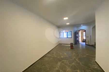 Casa à venda com 4 quartos, sendo 2 suítes,  em Jardim do Lago, Atibaia, SP