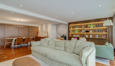Apartamento à venda com 4 quartos, sendo 1 suíte,  em Alto da Boa Vista, São Paulo, SP