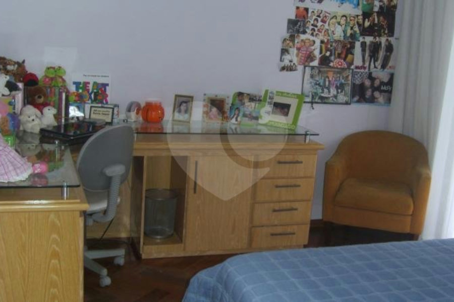 Sobrado à venda com 4 quartos, sendo 2 suítes, em Horto Florestal, São Paulo, SP
