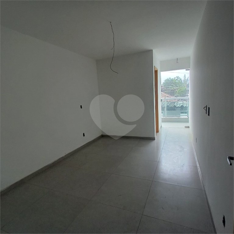 Casa à venda com 2 quartos, sendo 1 suíte, no condomínio Residencial Marlene Correia, Rio de Janeiro - RJ