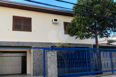 Sobrado à venda com 3 quartos, sendo 1 suíte, em Jardim do Mar, São Bernardo do Campo, SP