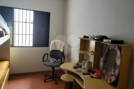 Sobrado à venda com 3 quartos, sendo 1 suíte, em Vila Guaca, São Paulo, SP