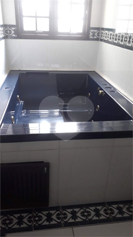 Sobrado à venda com 4 quartos, sendo 1 suíte, em Vila Nova Cachoeirinha, São Paulo, SP