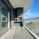 Apartamento T2 à venda em Águas Santas, Maia, Portugal – Varanda e garagem