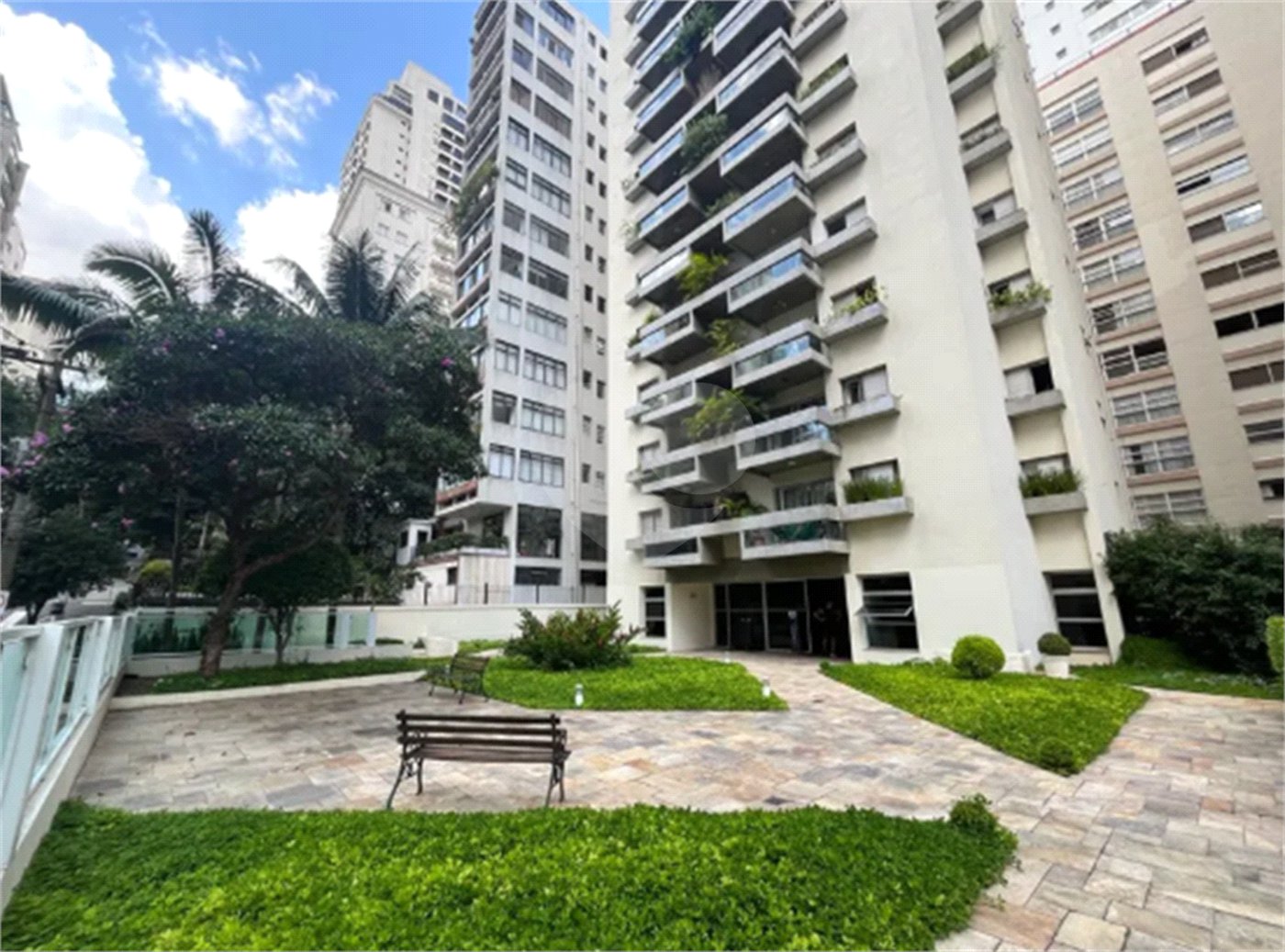 Apartamento à venda com 2 quartos, sendo 1 suíte, em Cerqueira César, São Paulo, SP