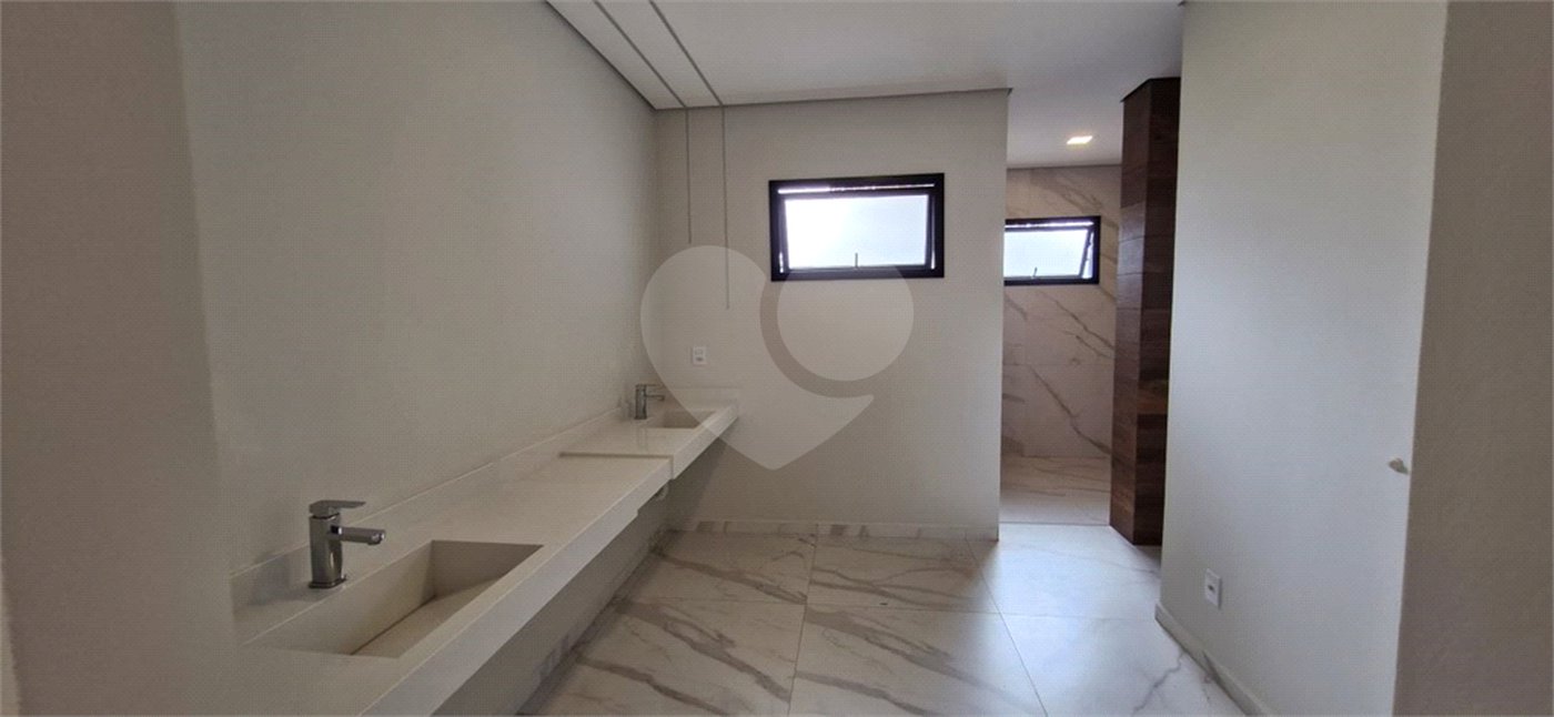 Casa à venda com 3 suítes no condomínio Campo de Toscana, Vinhedo - SP