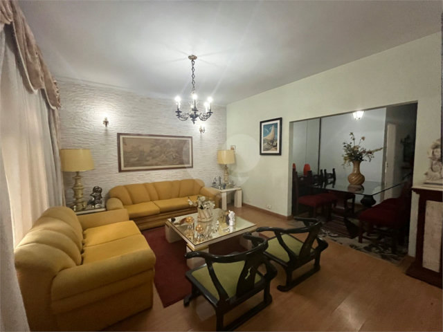 Casa à venda com 4 quartos, sendo 3 suítes,  em Jardim França, São Paulo, SP