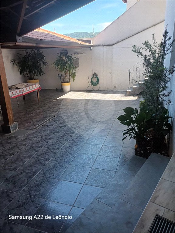 Sobrado à venda com 4 quartos, sendo 1 suíte, em Tremembé, São Paulo, SP