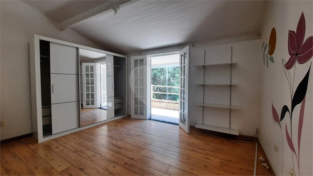 Casa de Vila à venda com 4 quartos, sendo 2 suítes, em Granja Julieta, São Paulo, SP