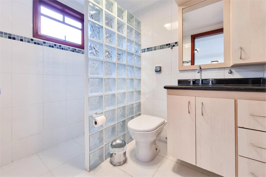 Casa à venda com 4 quartos, sendo 3 suítes, no condomínio Morada da Serra, São José dos Campos - SP