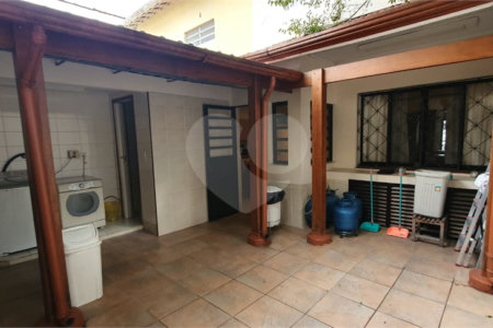 Sobrado à venda com 4 quartos, sendo 2 suítes, em Moema, São Paulo, SP