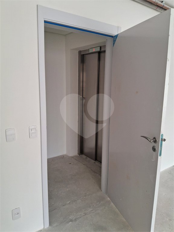 Apartamento à venda com 3 suítes em Moema, São Paulo, SP