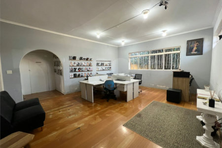 Casa à venda com 4 quartos, sendo 1 suíte,  em Jardim Colombo, São Paulo, SP