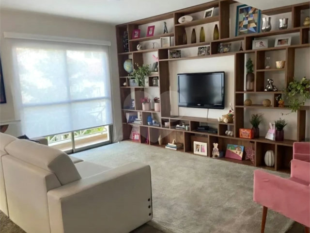 Casa à venda com 3 quartos, sendo 1 suíte,  no condomínio Villas de São Francisco I, São Paulo - SP