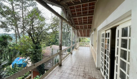 Casa à venda ou para alugar com 5 quartos em Roseira, Mairiporã, SP