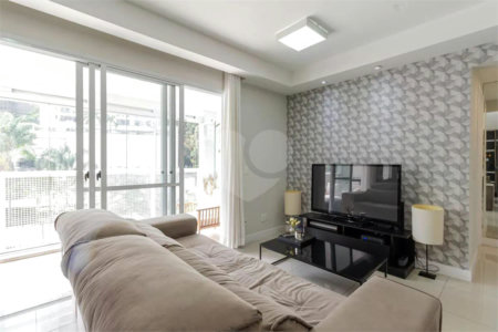 Apartamento à venda com 2 quartos, sendo 1 suíte,  em Vila Andrade, São Paulo, SP