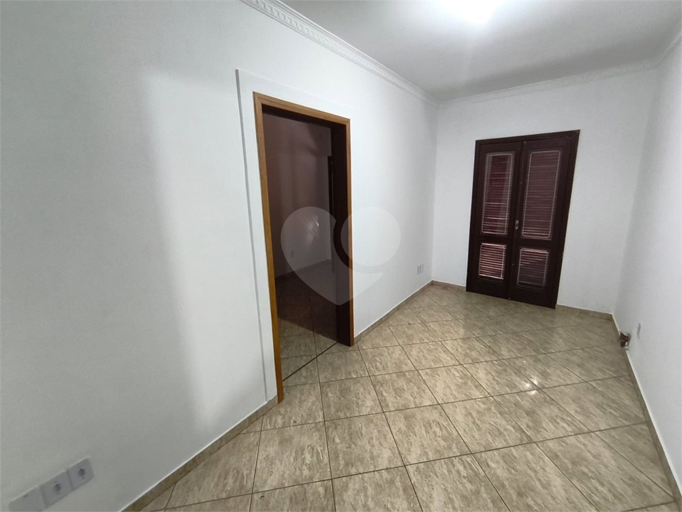 Casa à venda com 7 quartos, sendo 2 suítes,  no Centro, Itapetininga, SP