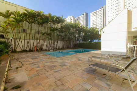 Apartamento à venda com 3 quartos, sendo 1 suíte,  em Vila Andrade, São Paulo, SP
