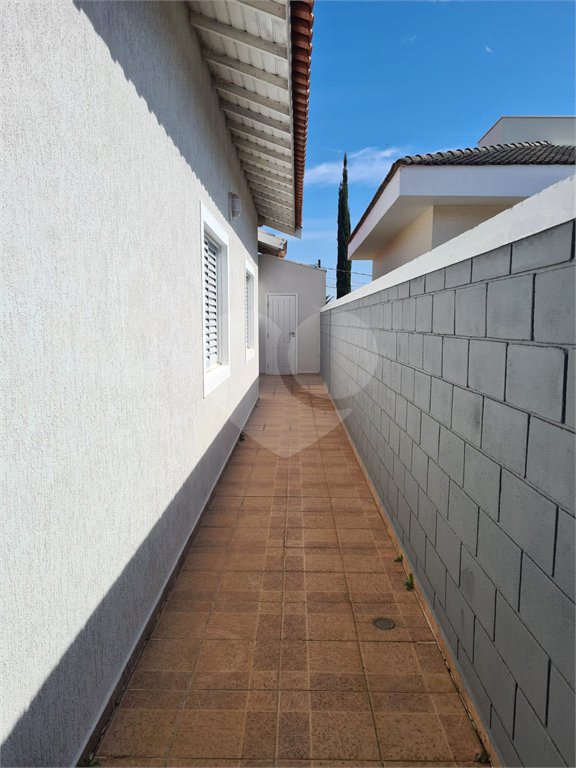 Casa à venda com 3 quartos, sendo 2 suítes, no condomínio Terras de São Francisco, Vinhedo - SP