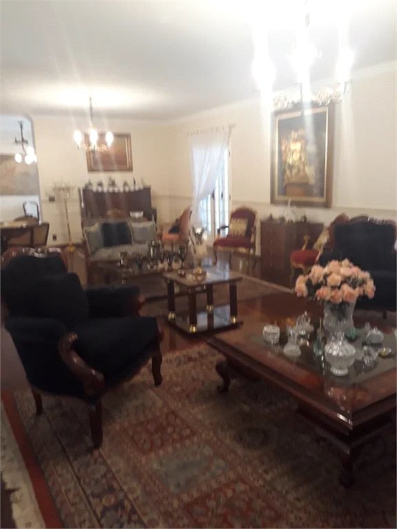 Casa à venda ou para alugar com 5 suítes em Jardim Leonor, São Paulo, SP