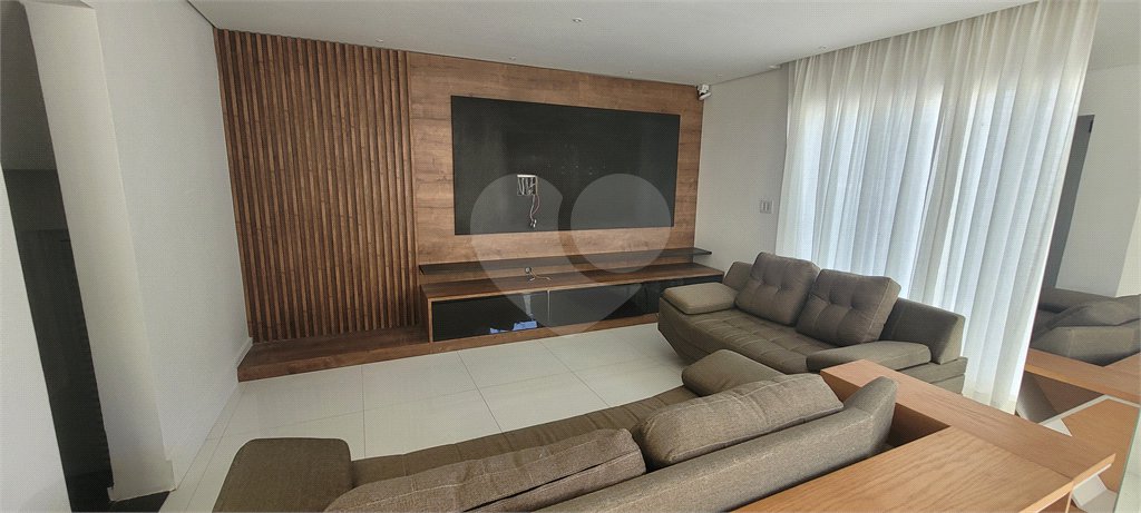 Sobrado à venda com 4 quartos, sendo 2 suítes, em Vila Irmãos Arnoni, São Paulo, SP